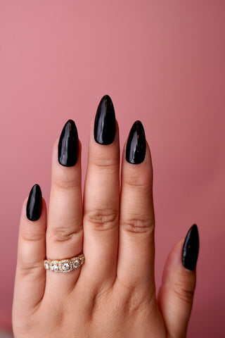 Gel polish • Bullshit Black • No. 16