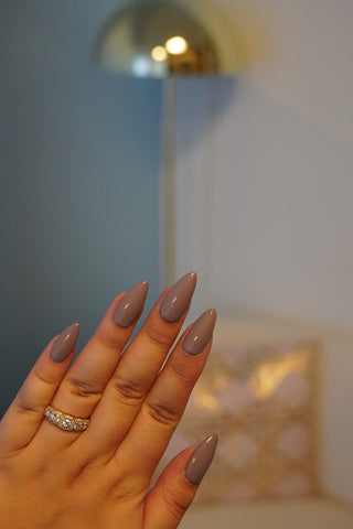 Gel polish • Dusty Grey • No. 08