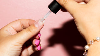 What is the difference between nail polish and gel nails?
